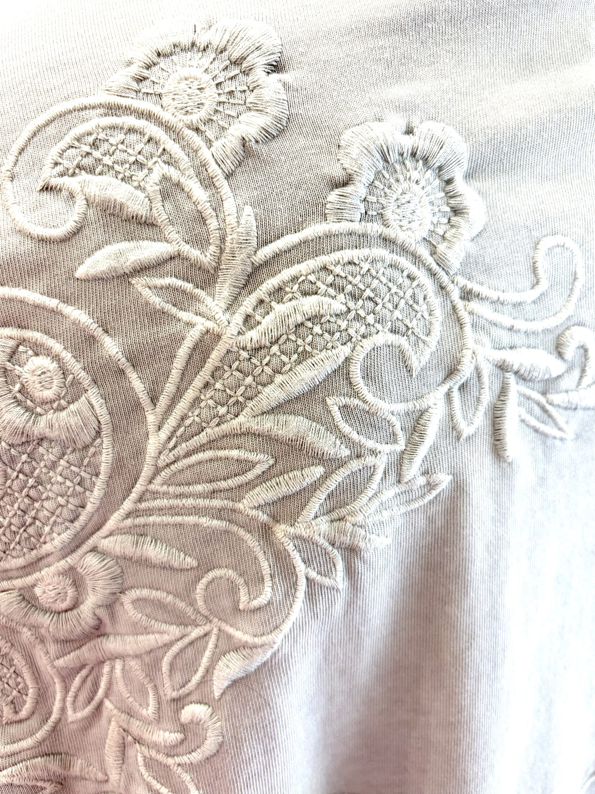 T-shirt oversize brodé Tim beige – Image 5