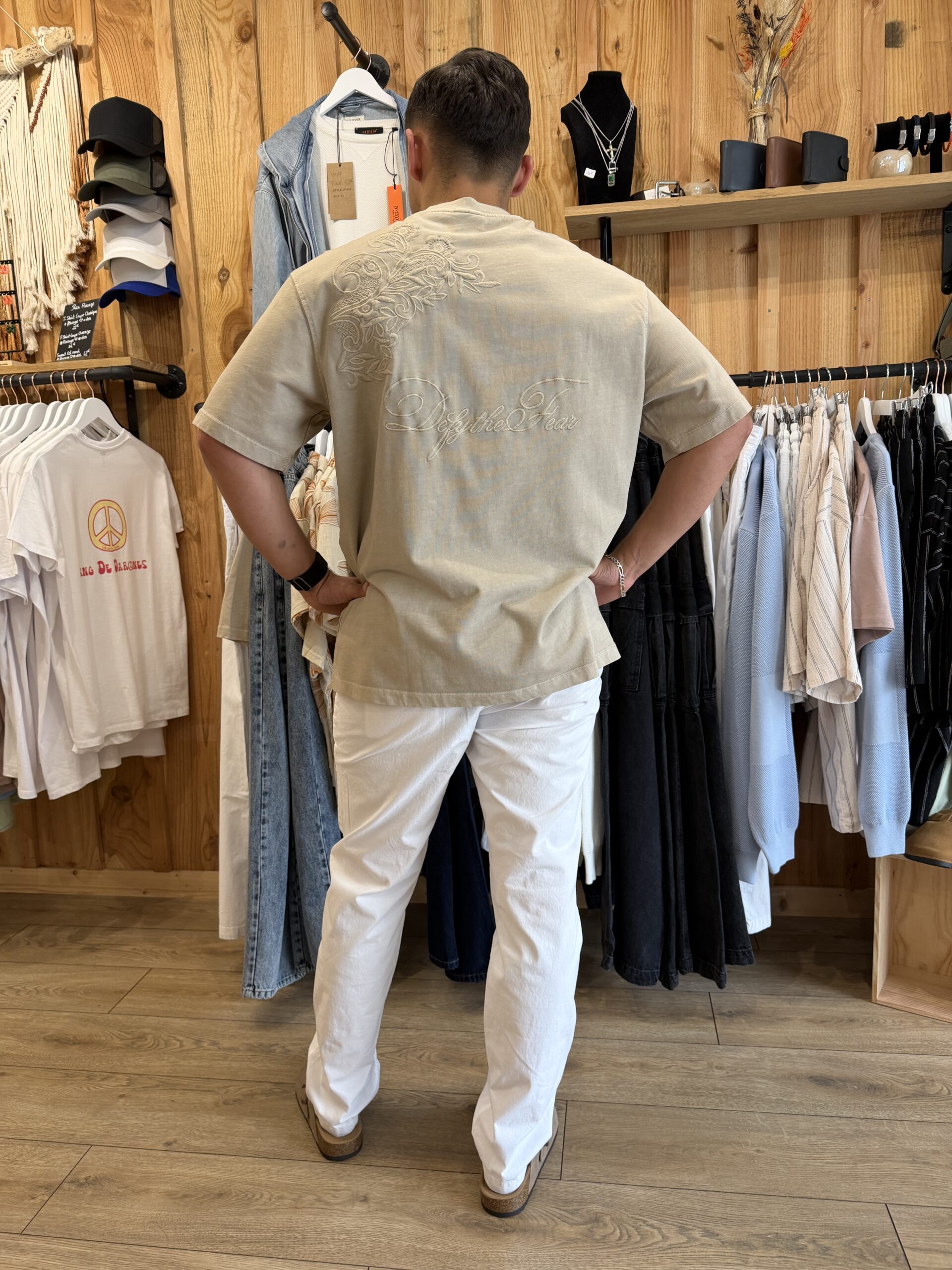 T-shirt oversize brodé Tim beige – Image 9