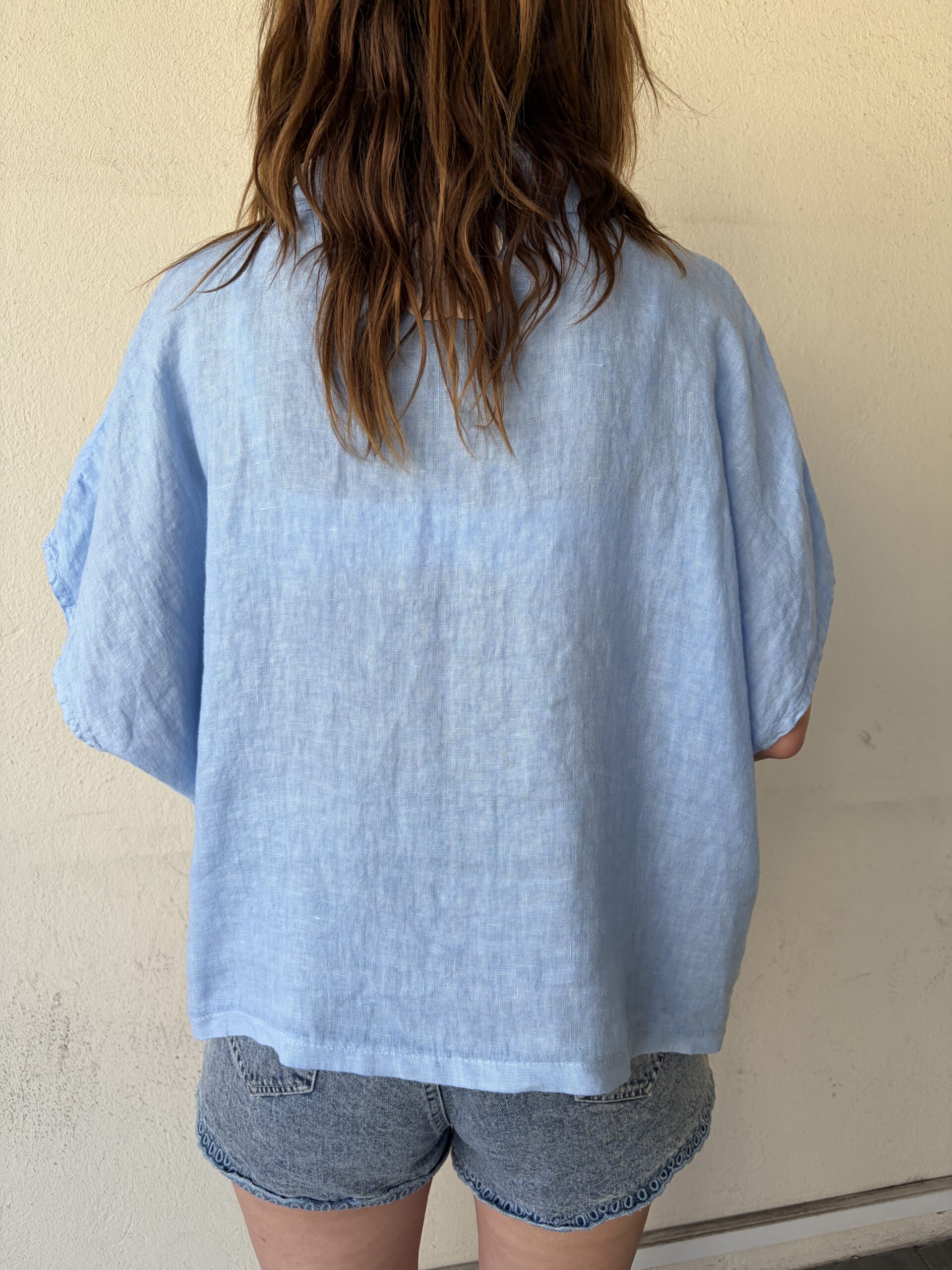 Chemise en lin Lana bleu ciel – Image 3