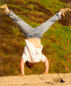 Alternative view of Jeans large Léo bleu clair