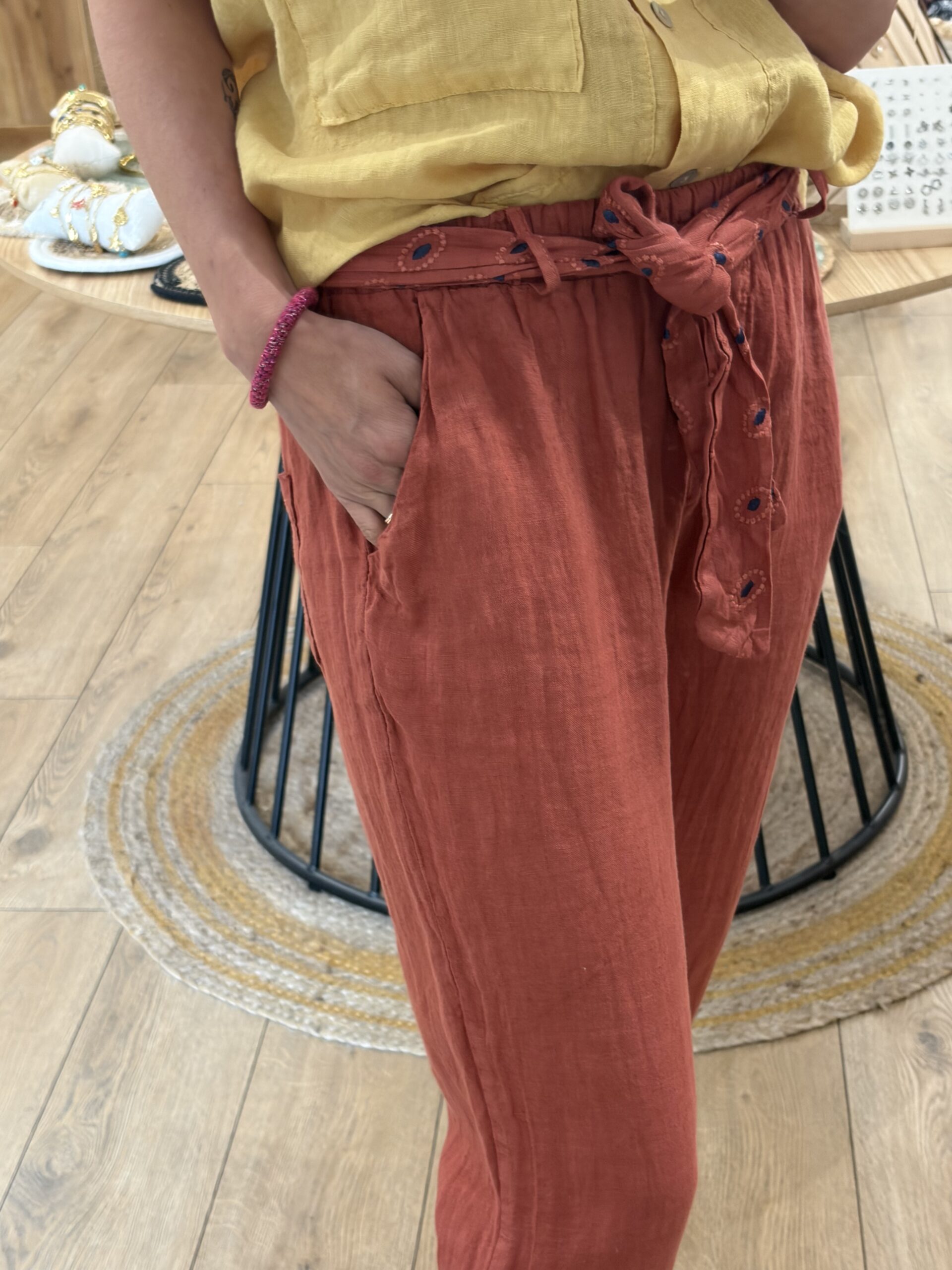 Pantalon à revers Lidia terracotta – Image 4