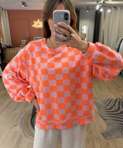Pull damier orange et parme