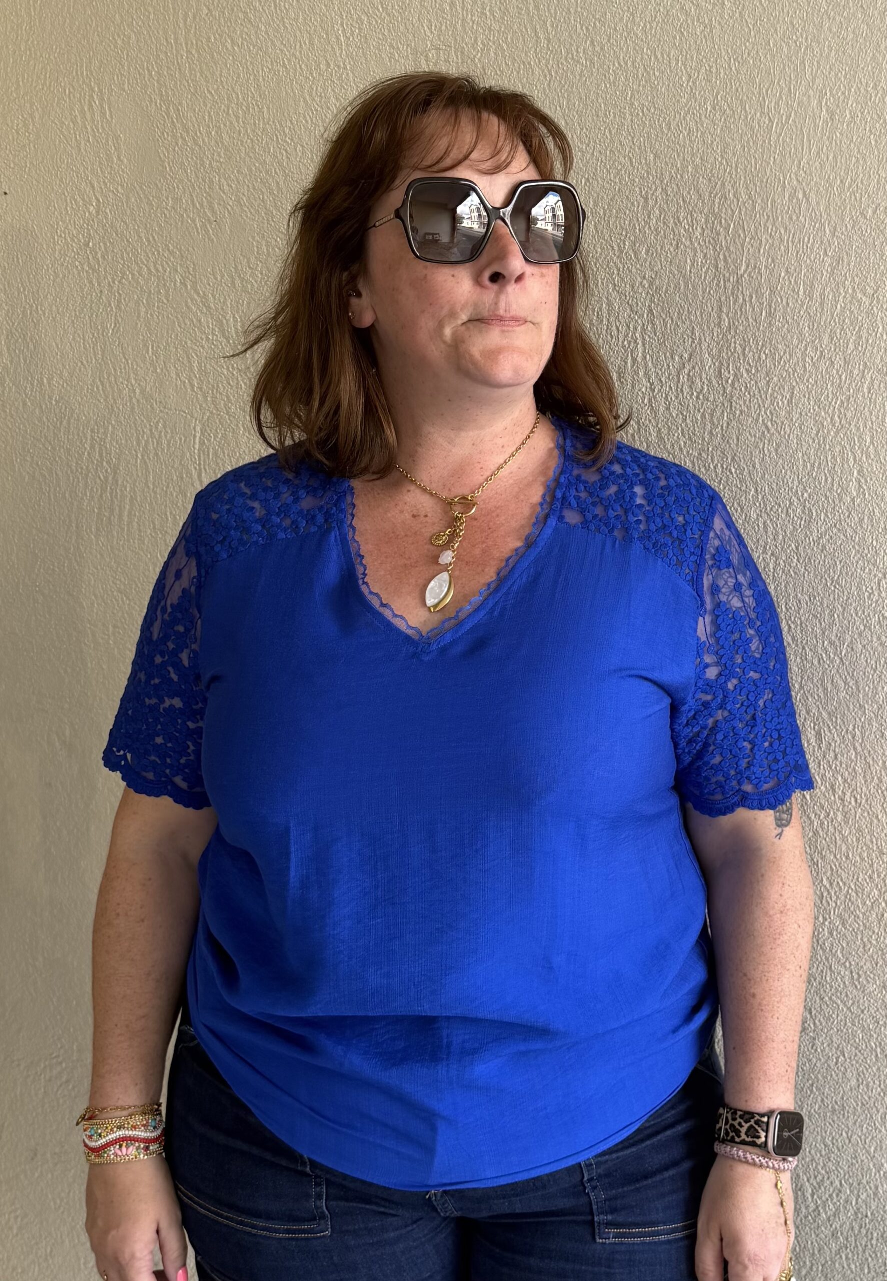 Top t-shirt dentelle Iris bleu électrique