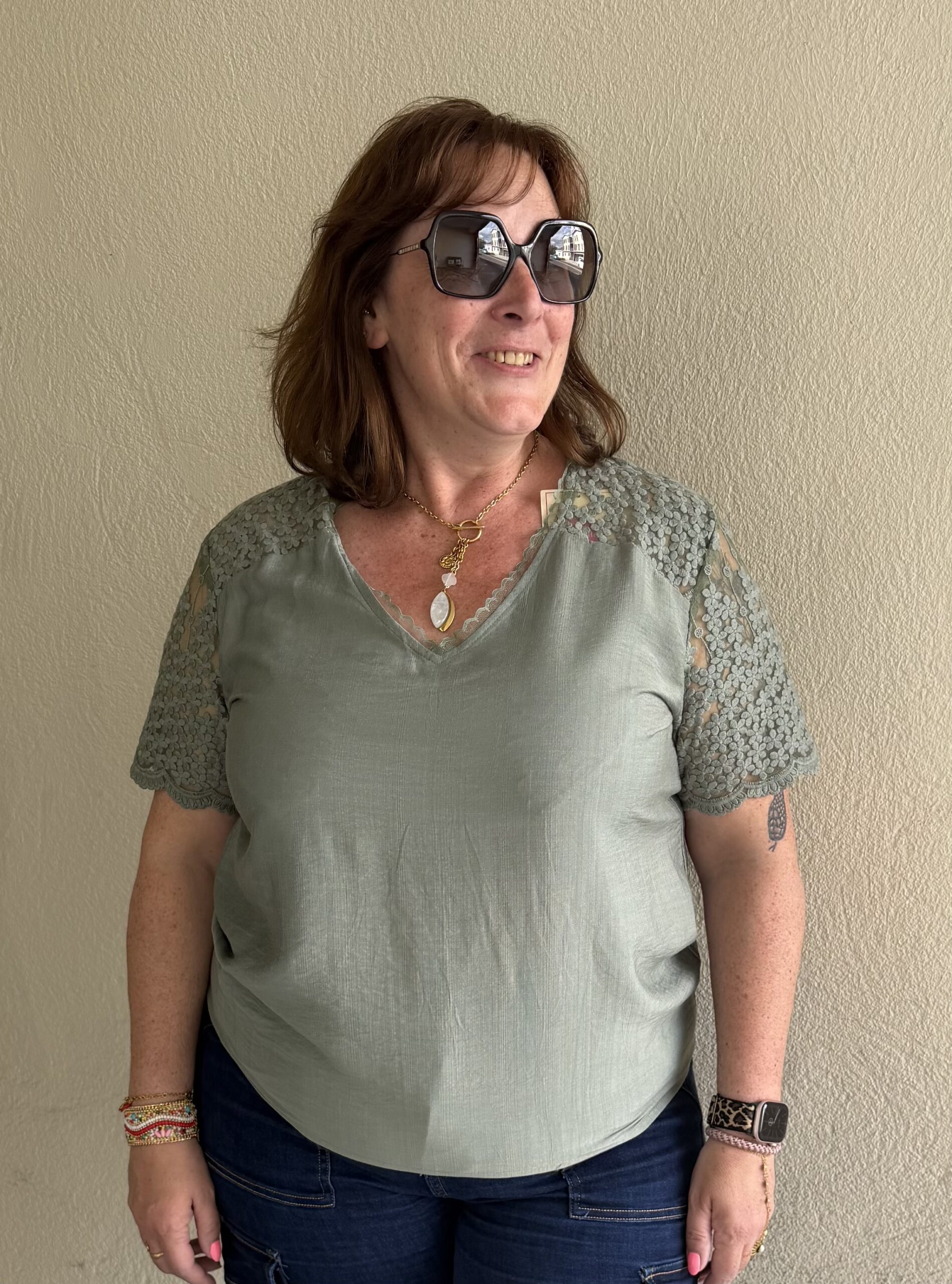 Top t-shirt dentelle Iris kaki