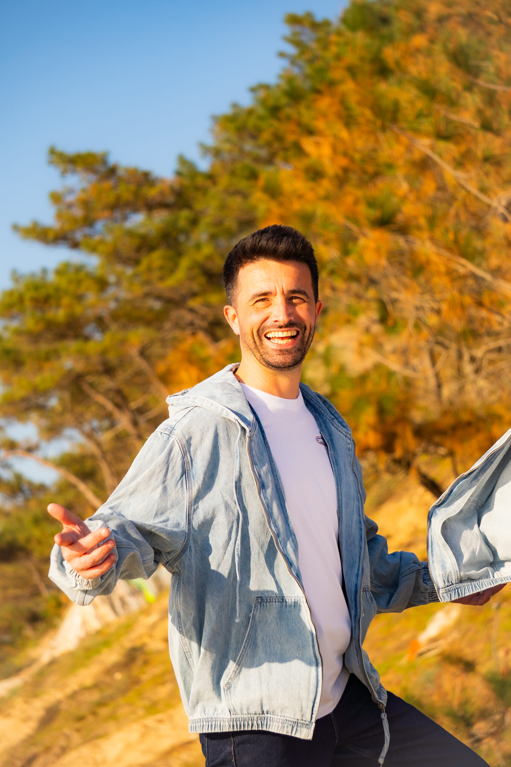 Veste en jean à capuche oversize Maé – Image 4