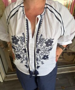 Blouse Enéa blanche brodée marine