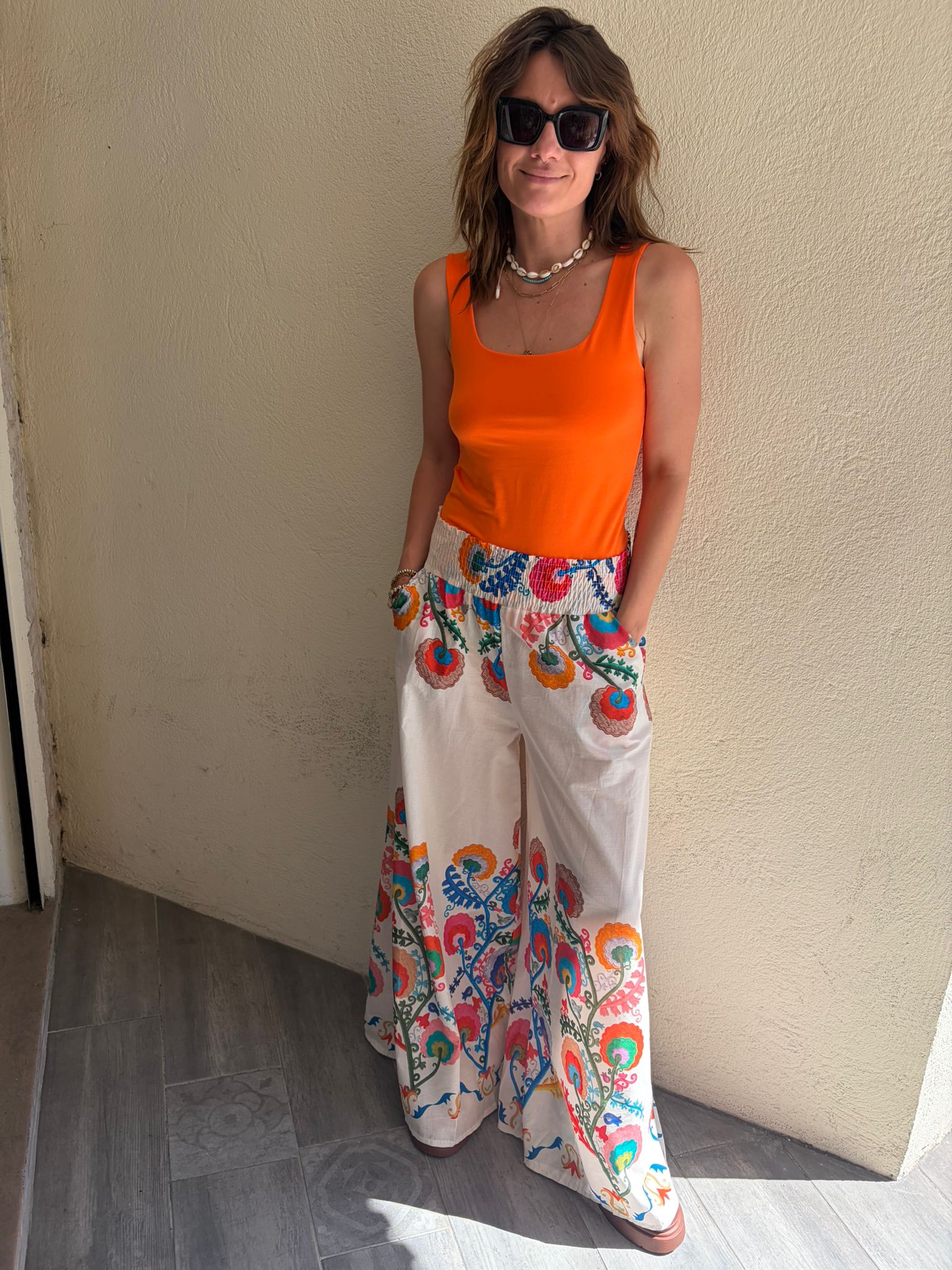 Pantalon floral multicolore – Image 2