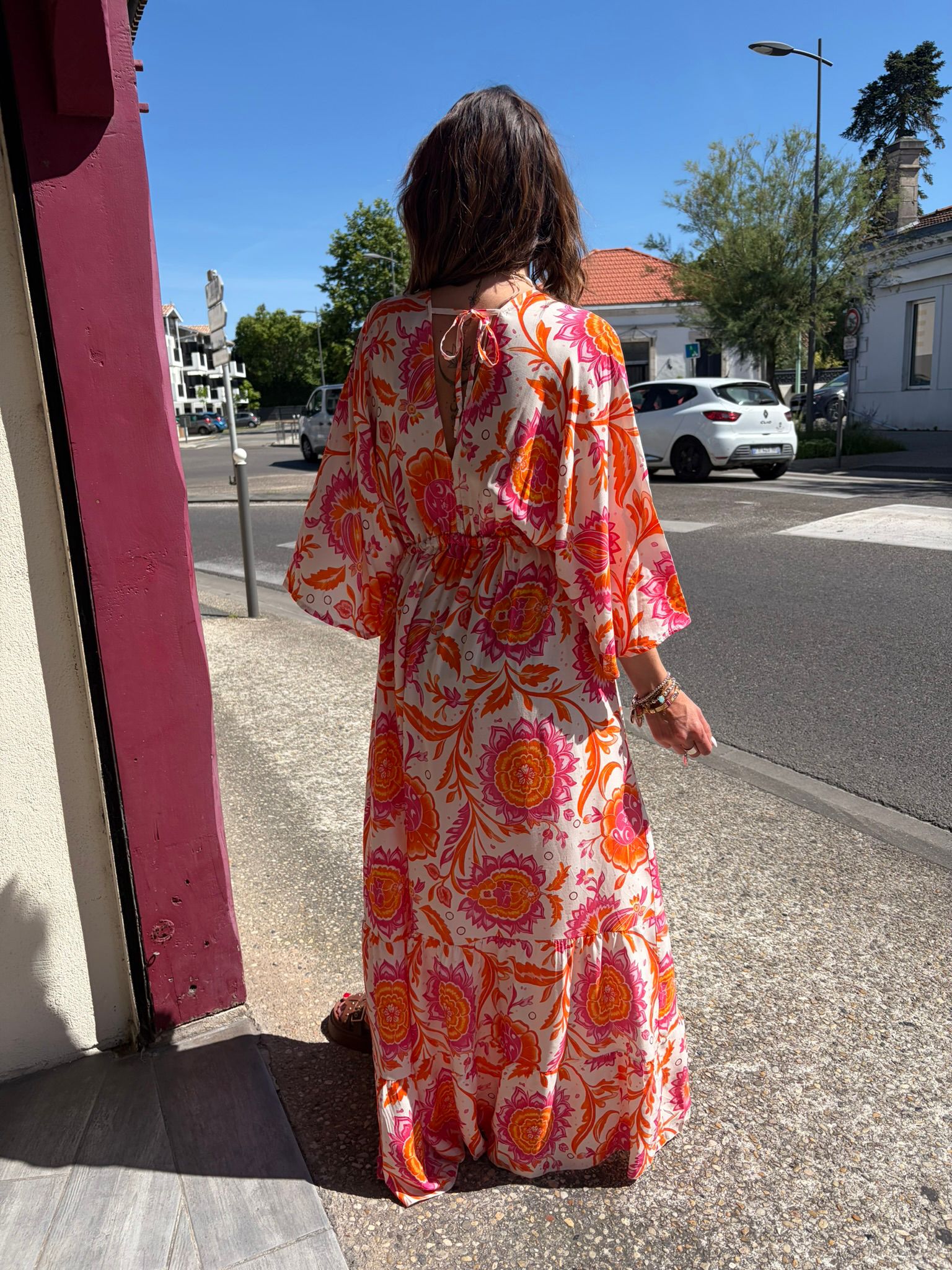 Robe Sandra blanche fleurs rose et orange – Image 6