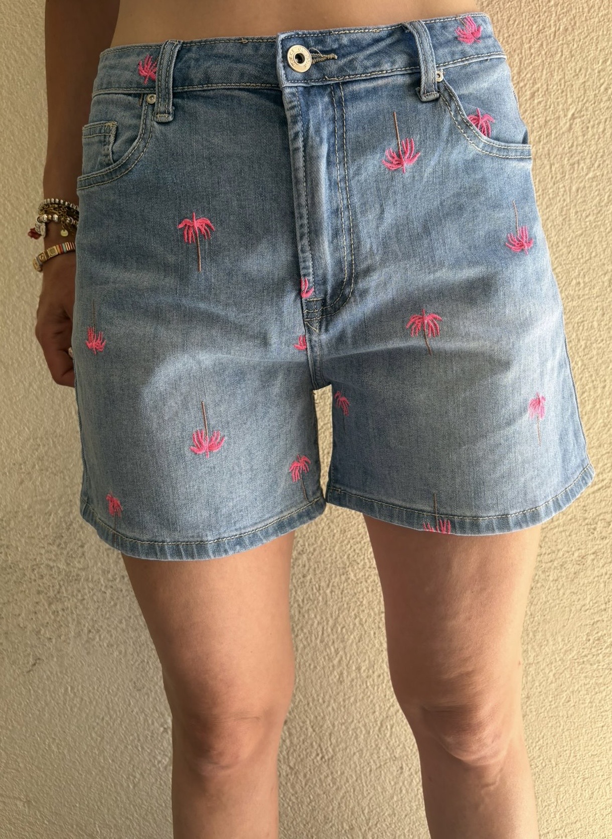 Short jean palmier brodé