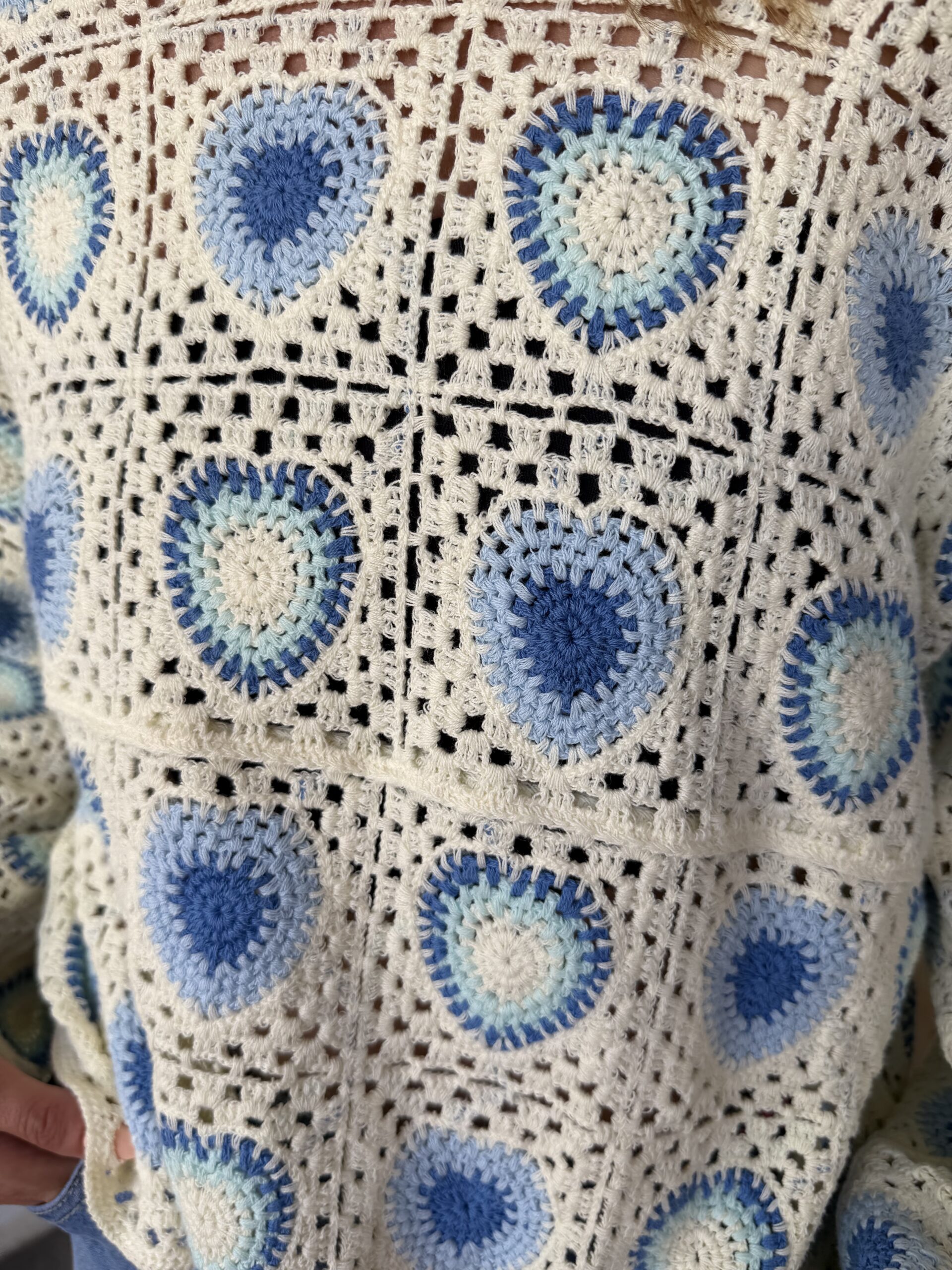 Top crochet Flora bleu – Image 3