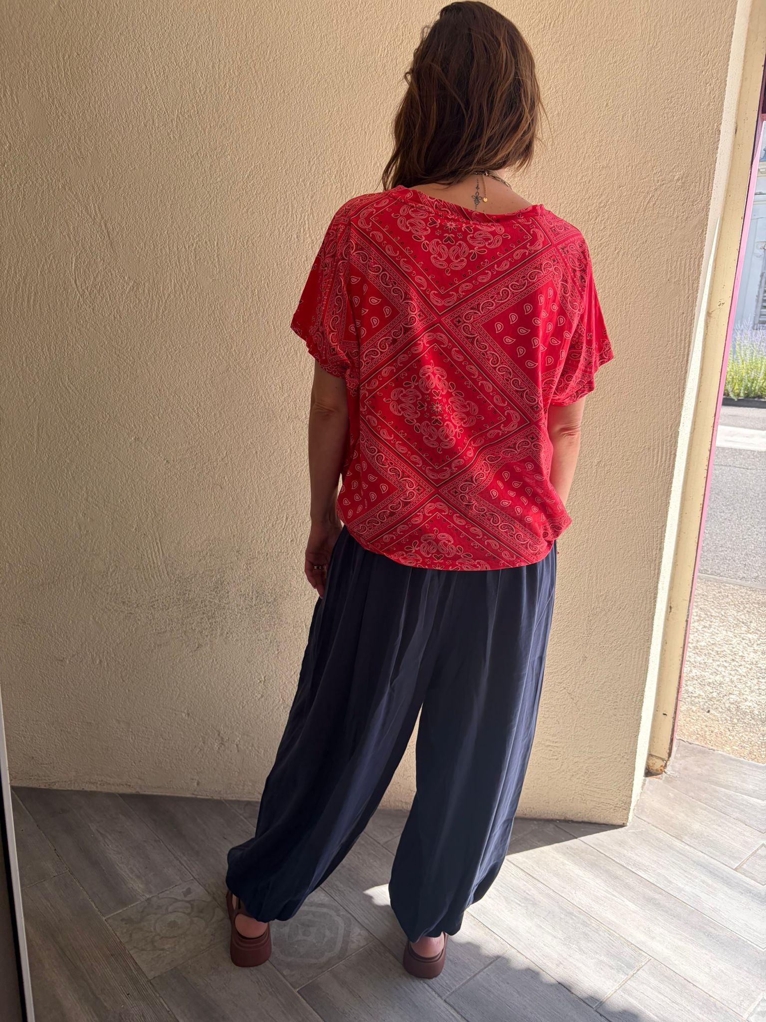 T-shirt bandana rouge – Image 2